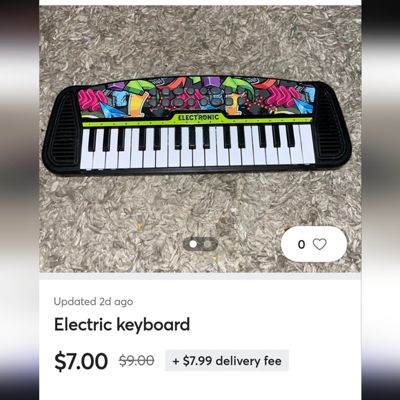 ELECTRONIC KEYBOARD - Picture 8 of 9